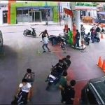 Geng Motor Berseragam Sekolah Tenteng Sajam dan Bikin Onar di Medan Johor, Satu Orang Tertangkap Polisi